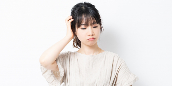 年齢は関係ない？若い女性の薄毛が急増！